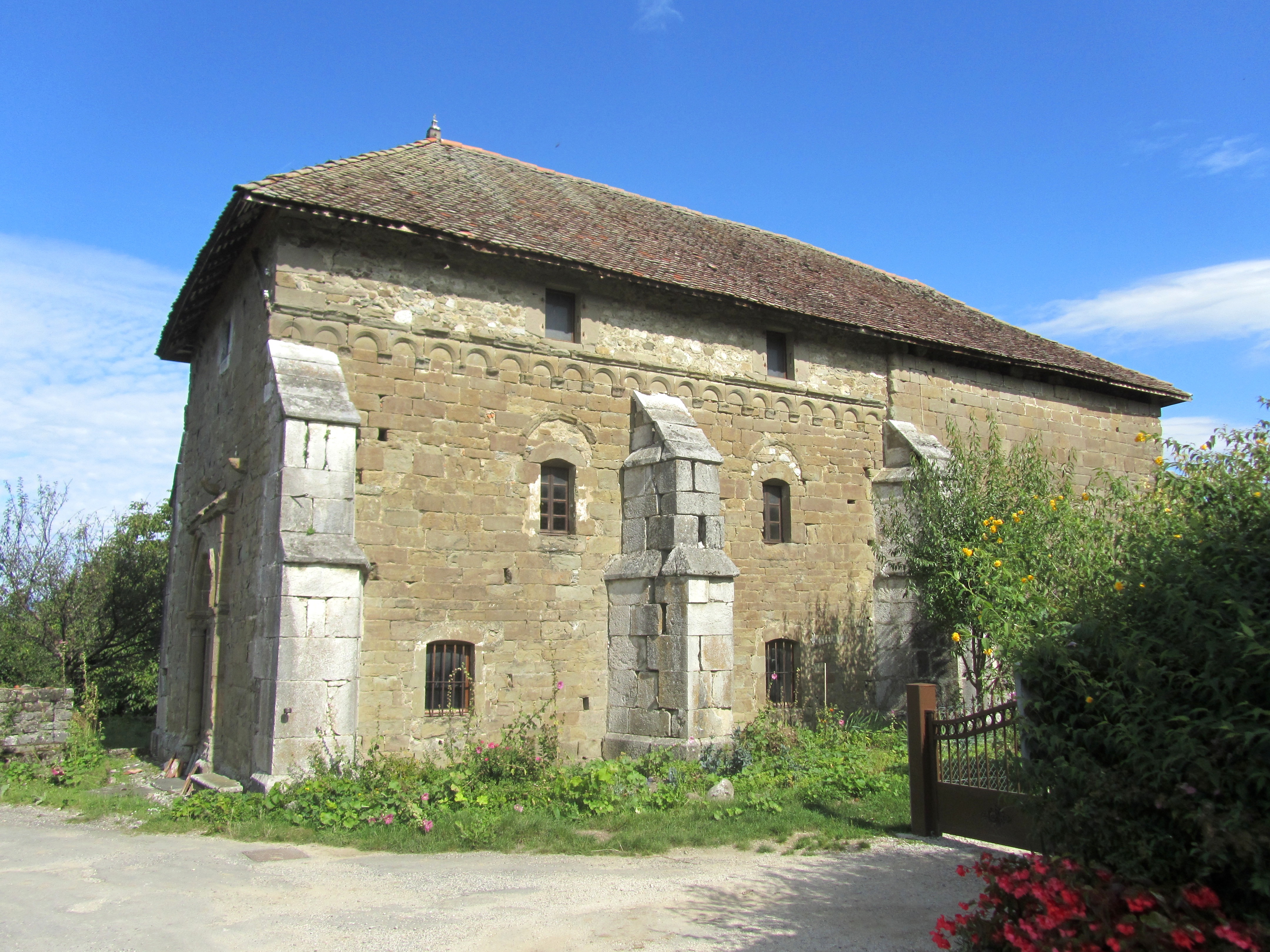 Village de Cornier au pied du Môle